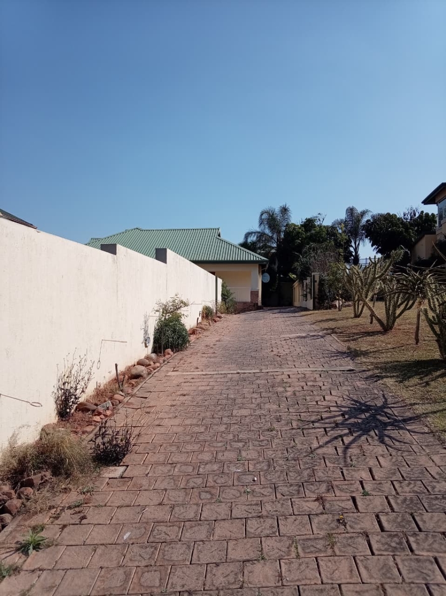 4 Bedroom Property for Sale in Caribbean Beach Club North West